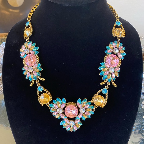 Gorgeous Statement Necklace Pin & Turquoise on Gold - Picture 13 of 16